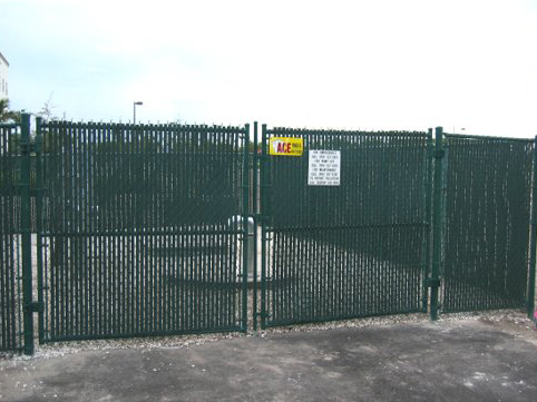 Chain Link Fence Privacy Slats with Gate